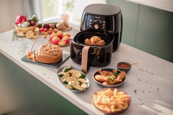 ⁦Philips XXL Airfryer - 2000W, 50Hz, 1.4KGs, Smart Sensing Technology, Rapid Air Technology, Black/Copper - HD9863/91, International Warranty⁩ - الصورة ⁦3⁩