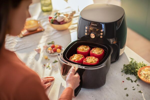 ⁦Philips XXL Airfryer - 2000W, 50Hz, 1.4KGs, Smart Sensing Technology, Rapid Air Technology, Black/Copper - HD9863/91, International Warranty⁩ - الصورة ⁦4⁩