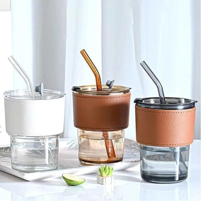 مج زجاج شفاف مع غطاء وجراب جلدي أنيق باللون الأبيض – كوب عصري للشاي والقهوة والعصائر مع شفاط زجاجي - الصورة 2